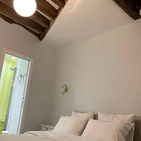 Charming Saint Germain Odeon Luxembourg פריז